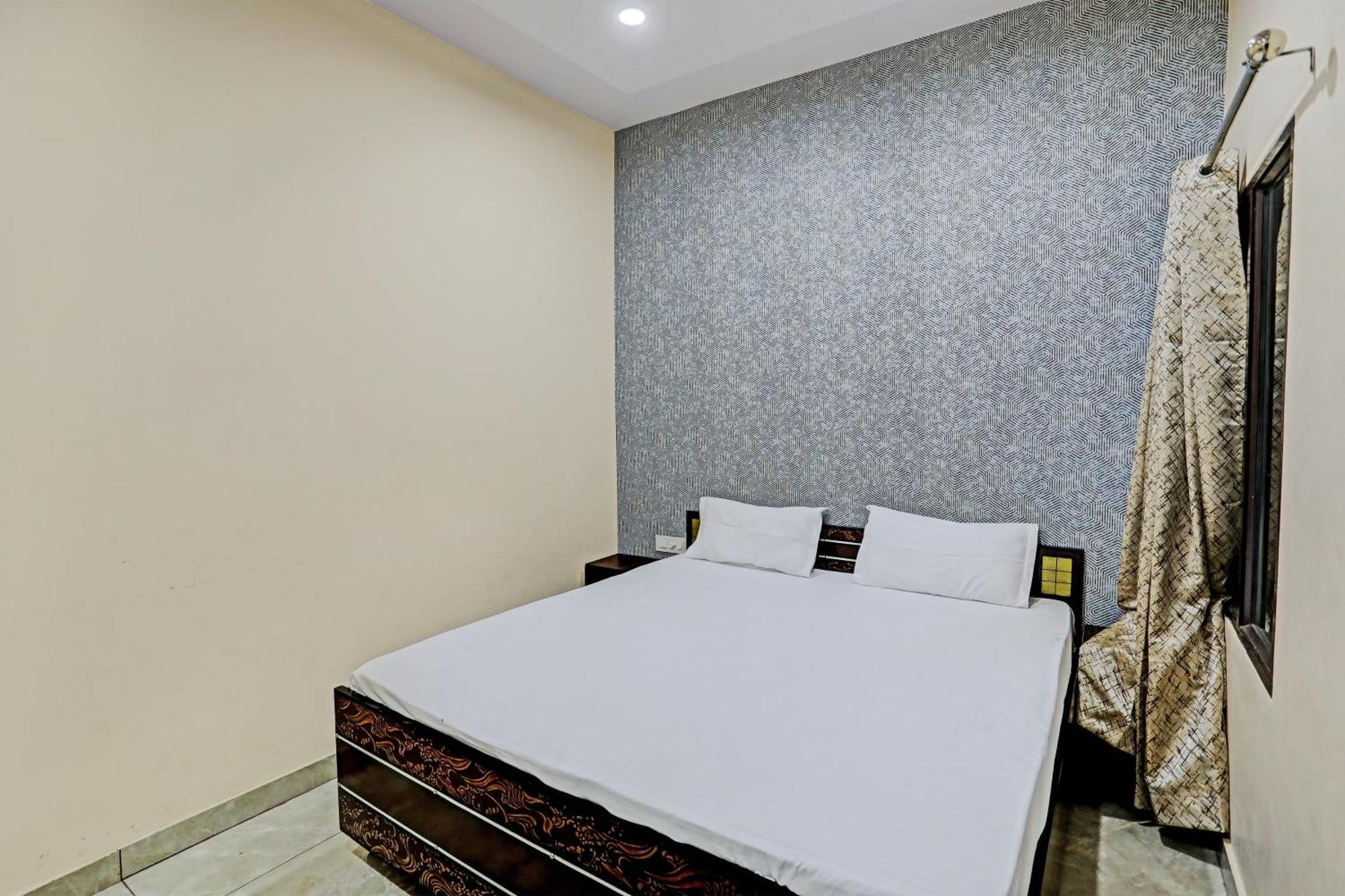 Dream Lounge Hotel Jalandhar Exterior photo